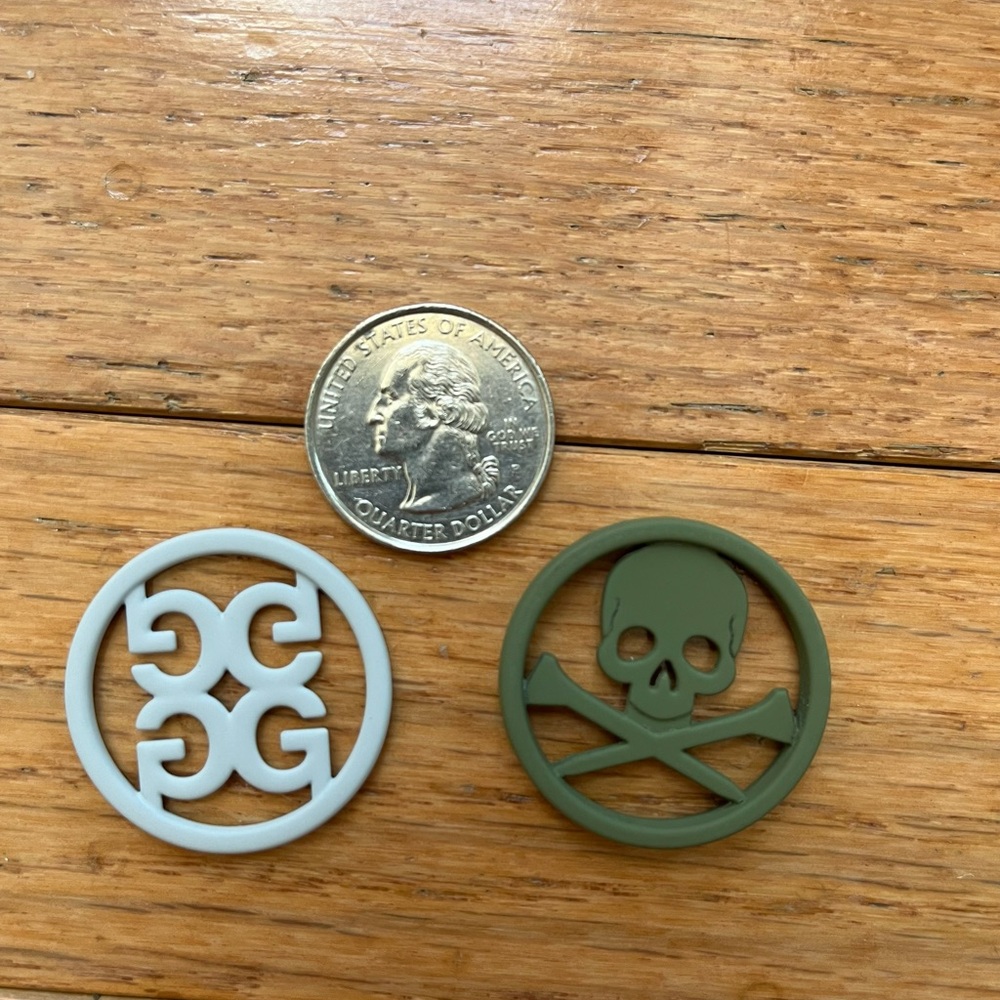 G/FORE Green Skull & Tees Golf Ball Marker and GFore golf ball marker